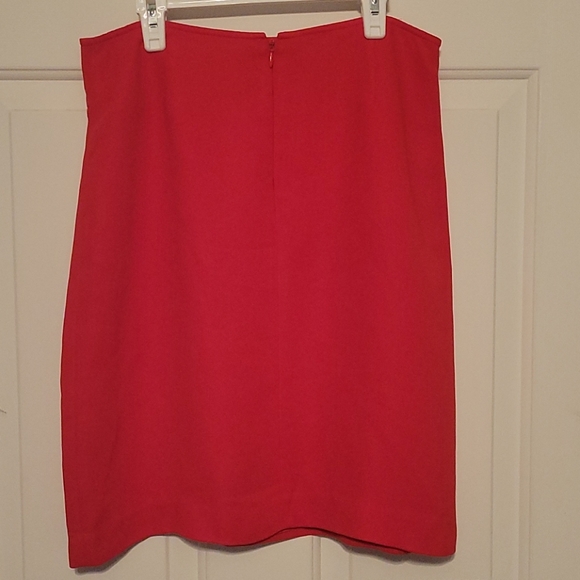 4/$10 - Red Pencil Skirt - Picture 5 of 8